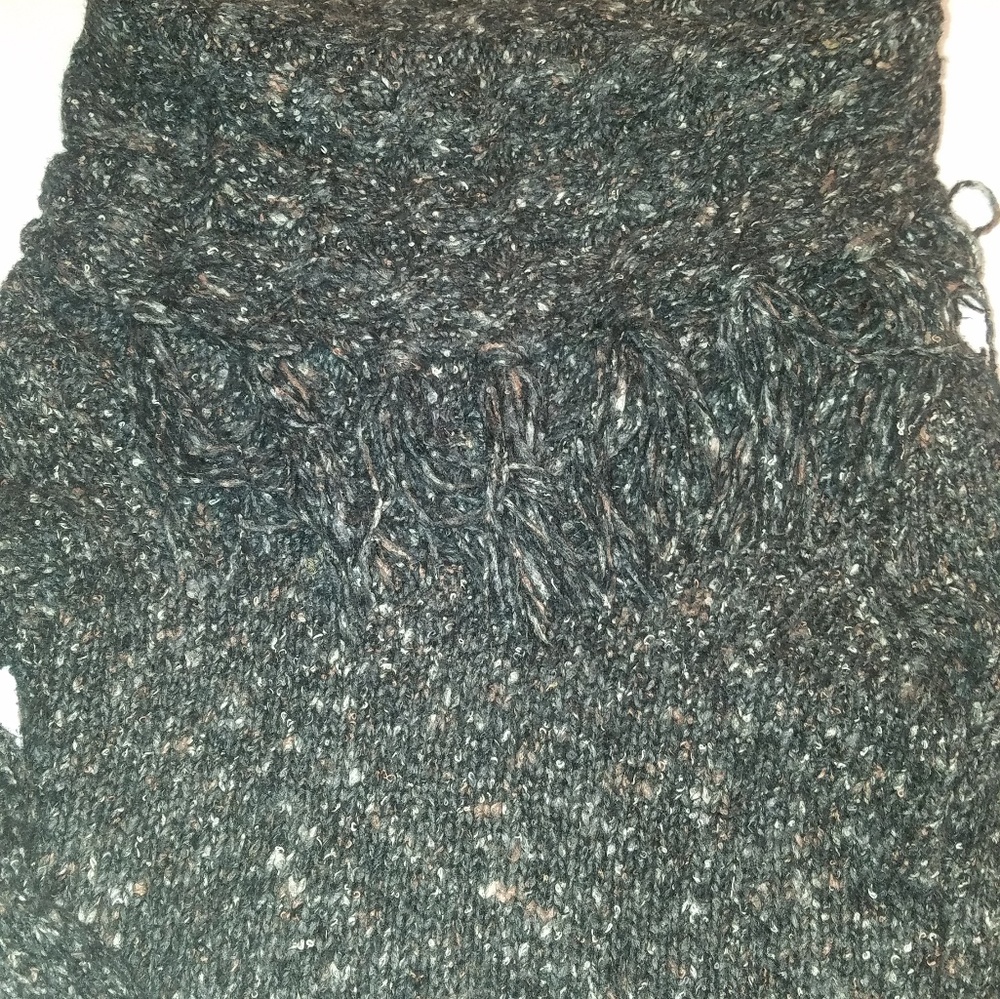 Sweater - Picture 4 of 4